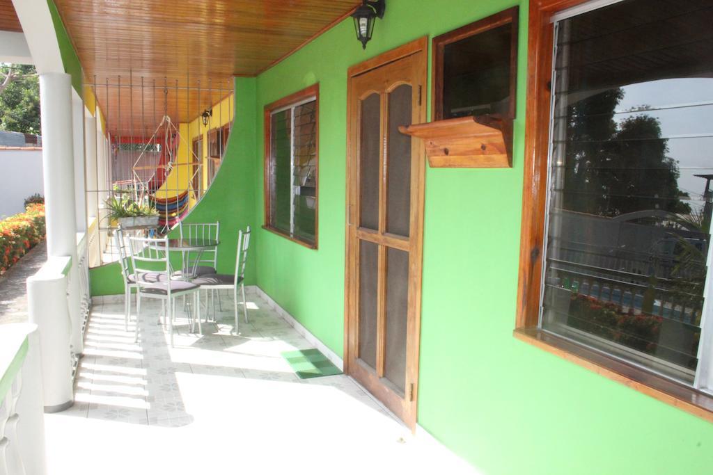 Rainbow Village La Ceiba Room photo